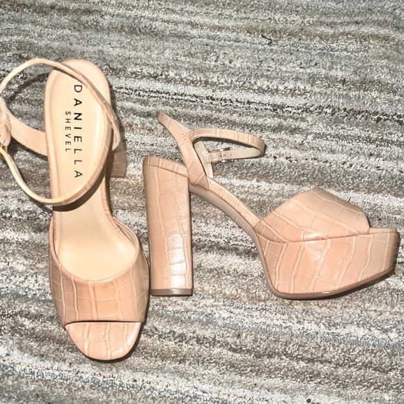 Daniella Shevel Platform Heels Sandals Size EU 39.5 (like new) - Picture 1 of 8